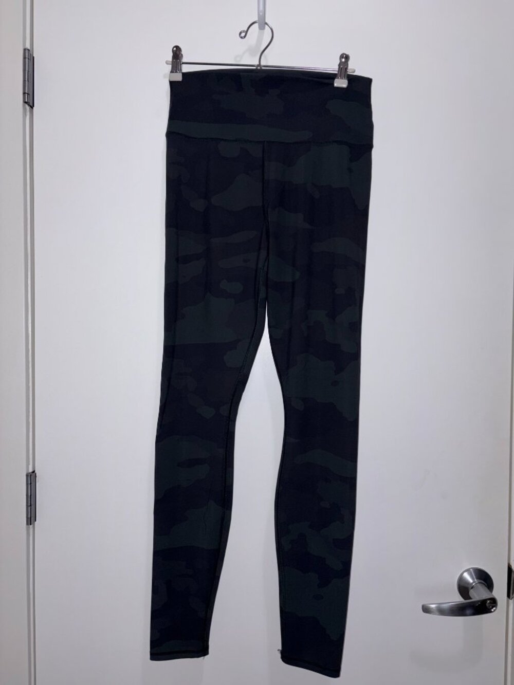 Alo High-Waist Camo Vapor Leggings